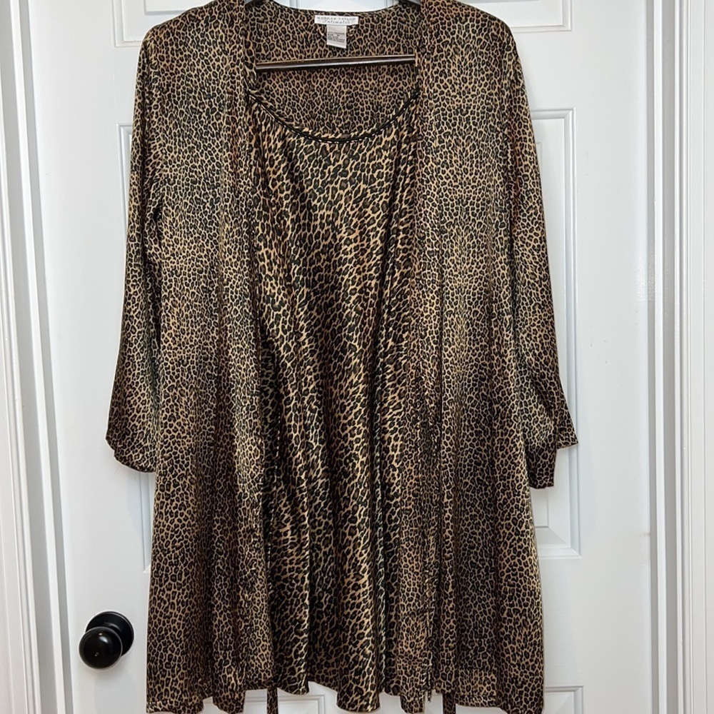 Morgan Taylor Intimates 2 Piece Robe and Nightgown Set Size Large Animal Print